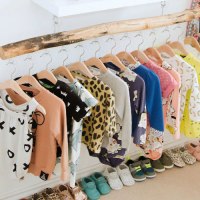 Cómo ordenar un armario de ropa infantil para comprar menos y mejor